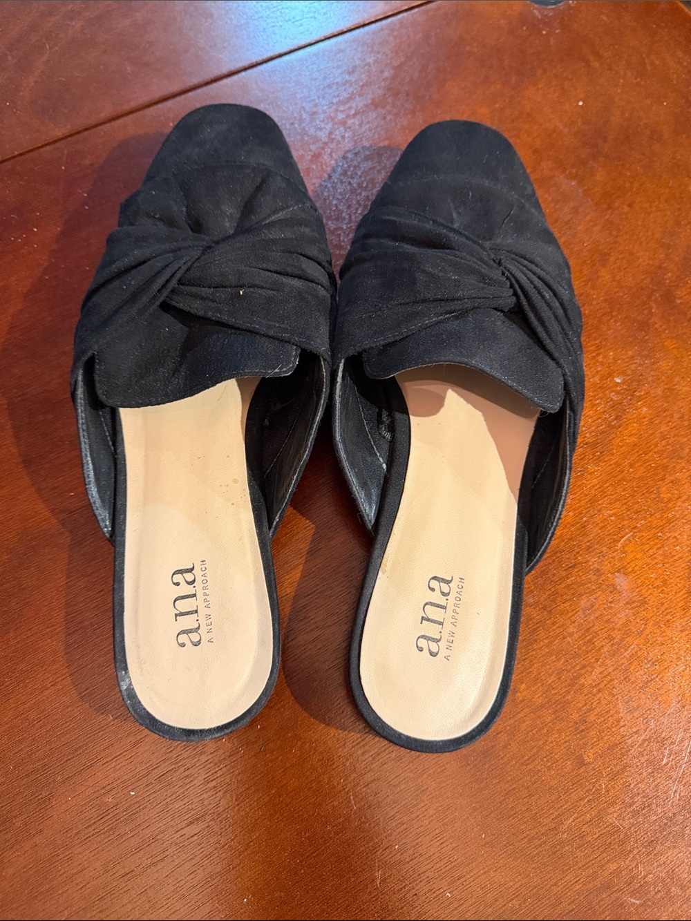 a.n.a Black Knot-Accent Slip-On Mules
